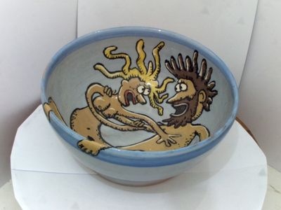 Skål med forelsket par uden tøj