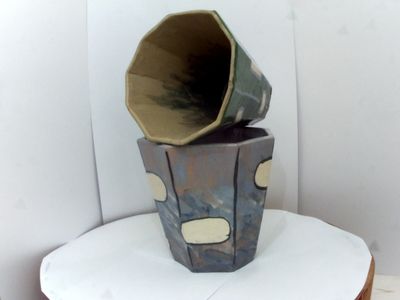 2 stk kantede kopper